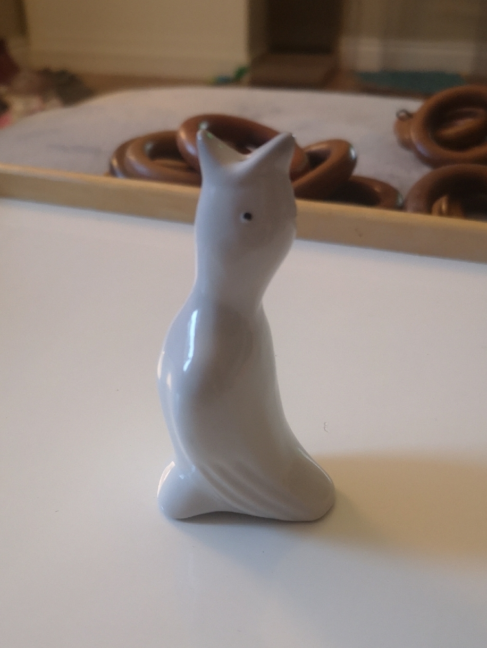 Vintage Ceramic Pie Bird Approximately 4" Tall in Excellent Condition, White